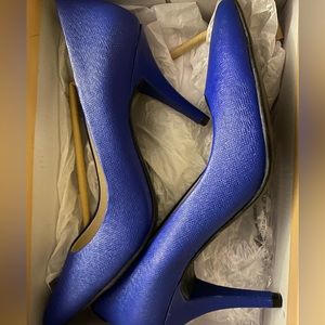 Michael Kors Sapphire Leather Mid Pump.
